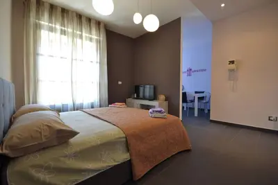 Image de Homerez - Apt à Vercelli avec balcon.