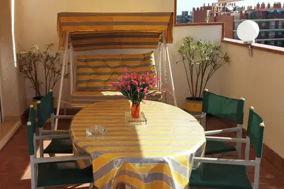 Image de Homerez - Appartement moderne La Pineda, 60 m², piscine