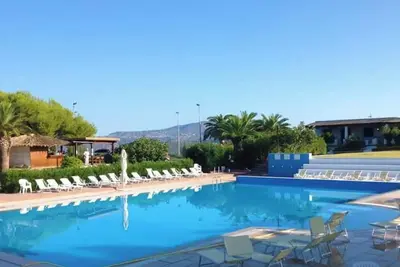 Image de Homerez - Maison charmante Lentia avec piscine partagée