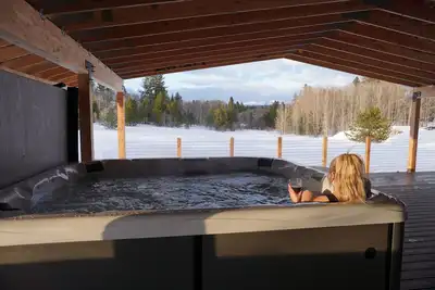 Image de The McCall House- Hot Tub, A/C, Huge Covered Patio