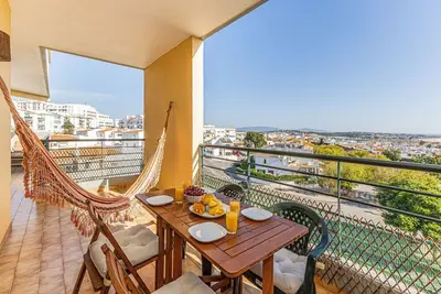 Image de Lagos: Sea View | Near the City Center | Ac
