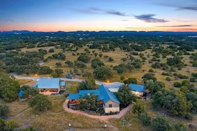 Image de Private River Access on 11 acres + Wine Country + Dark Skies