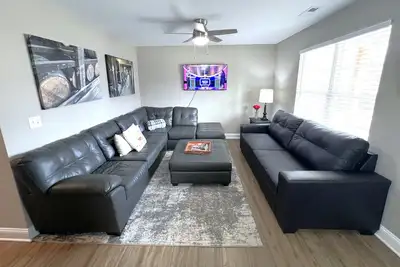 Image de Bourbon Chaser- Horse Park 12min, Ark 30min, Hot Tub, 4 Bedrooms, Walk Downtown