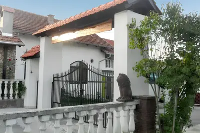 Image de Homerez - Maison à Kutina avec jardin