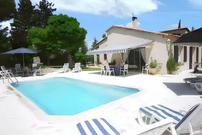 Image de Homerez - Villa élégante à Céreste avec piscine privée et jacuzzi