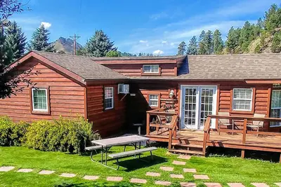 Image de Mountain Goat Gulch Vacation Cabin at Creekside-In the Black Hills