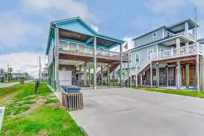 Image de Beach Cottage With Gulf Coast Views - Steps To Sand - Outdoor Patio Oasis