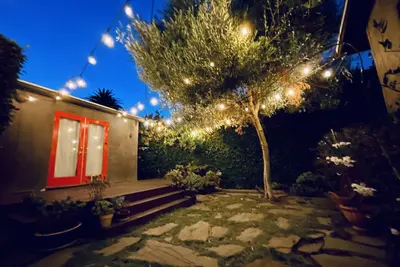Image de Clean energy wi-fi whole home + garden retreat in coveted Culver City
