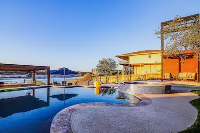 Image de Lago Vista Home w/ Private Pool & Sport Court!