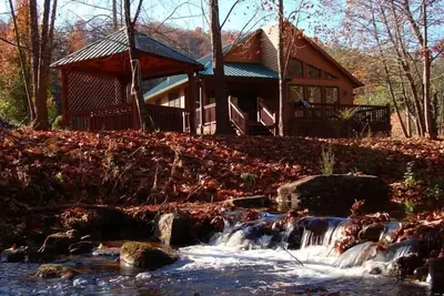 Image de Pet friendly 2br/2ba cabin with hot tub on Rushing Trout Stream!