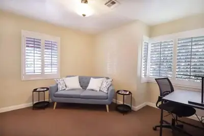 Image de 🖤of Central Phx💎🌇 cozy 4 bd, walk to Encanto Park!