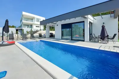 Image de Superbe maison à Reburici, Trget