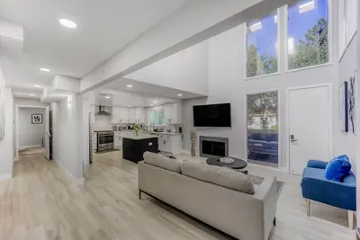 Image de 497-Upscale Home w/Ac & Patio near Meta & Stanford