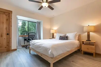 Image de One Bdr in the Heart of Olympic Valley!