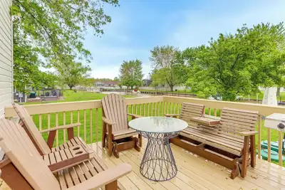 Image de Hot Tub, Lake Access, & Dock: Port Clinton Retreat