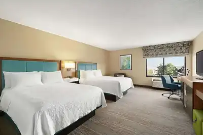Image de Comfort and Convenience! Free Breakfast, Parking, Pet-Friendly Property!