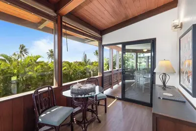 Image de Holomakani Retreat: Your Ohana's Hale (Home) by Kaanapali Beach
