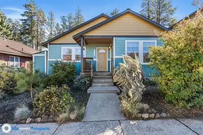Image de Bluebird Day - Raven Sky Bungalow