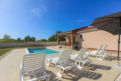 Image de Maison de vacances Svetvinčenat pour 1 - 5 personnes avec 2 chambres à coucher - Maison de vacances