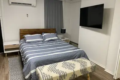 Image de Spacious Studio apartment w/kitchen, outdoor space