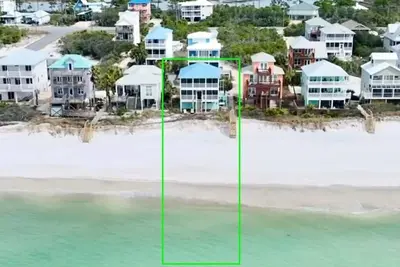 Image de 3 Bed/2. 5 Bath North Cape San Blas Beach Front Home - Steps to the Ocean! !