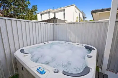 Image de Coastal Central 3Bed Spa Surfers Paradise, Aircon