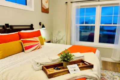 Image de Premium Sunrise House • Waterfront Views • Sauna • 20% Off Bike Rentals+Mtb Pass