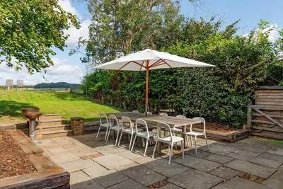 Image de 3 bedroom accommodation in Pulborough
