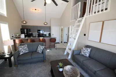 Image de Hawks Nest Condo Best Location! Stunning Lake View King Room -Top Floor Loft