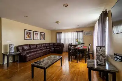 Image de Cozy, Spacious Home in Queens close to Jfk Airport