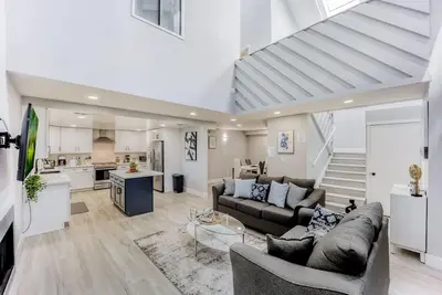 Image de 491-Luxury Home w/ Ac & Patio near Meta & Stanford
