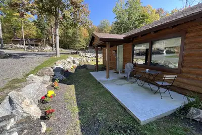 Image de Walk to Beach - Close to Town - Pet Friendly Cabin