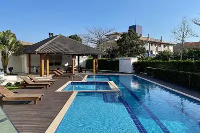 Image de Apenas 3 Minutos do Mar com Piscina Incrível