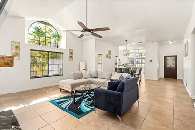Image de Modern-Spacious Entire Home