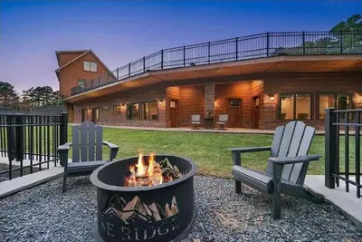 Image de Mountainside Luxury Cottage 2—Location! Location!