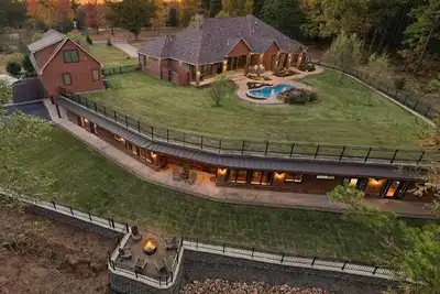 Image de Mountainside Luxury Unit 3—Location! Location!