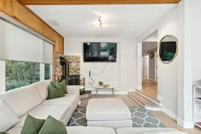 Image de Chic Dbl Suite Oasis with Hot Tub-Sleeps 15