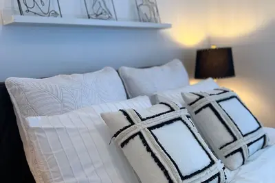 Image de Logement lumineux et Terrasse / 15 min. des Outlets