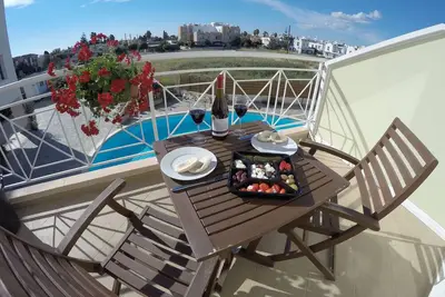 Image de Kato Paphos Suites - 1-Bedroom Apartment. Pool view, WiFi & a\/c. Great Location