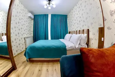 Image de studio apartment with balcony