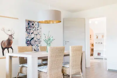 Image de Ferienwohnung - Haus am Sonnenhang mit Gemütlichem Balkon und Toller Aussicht