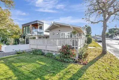 Image de Heart of Corona Del Mar! 10 minute walk to the beach/Steps to downtown!