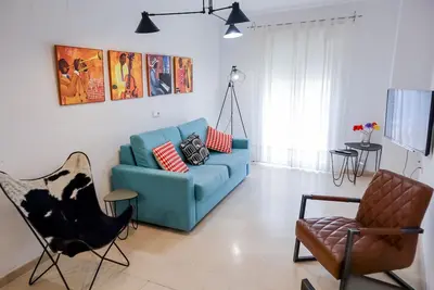 Image de Apartamento de Tres Habitaciones en Pleno Corazón de Sevilla