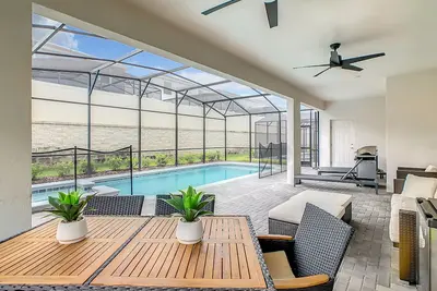 Image de Wi3525ld - 8 Beds - 6 Baths - Luxurious Home w Free Windsor Island Resort Access