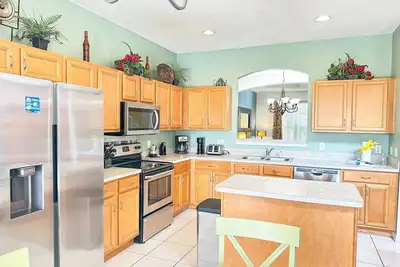 Eir8505ph - Emerald's paradise by Disney