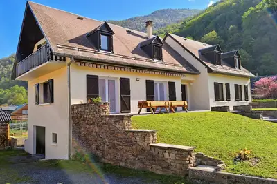Image de Grande villa de 300 m² avec jardin privatif - Bagnères-de-Luchon