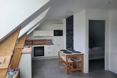 Maison entièrement équipée située à 200 m de la plage et proche des commerces.