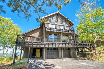 Image de Cozy Truckee Ski Chalet with Awesome Views for 2023-24 Ski Lease