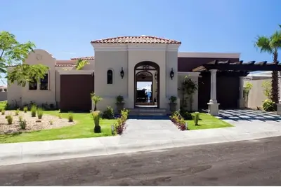 New Year's 2025\/26 at your own luxurious private 3 bedroom villa!