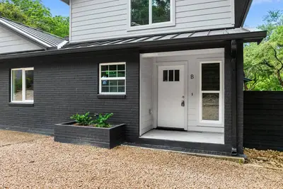 Image de A newly remodeled townhouse by South Lamar, Zilker Park and downtown Austin.